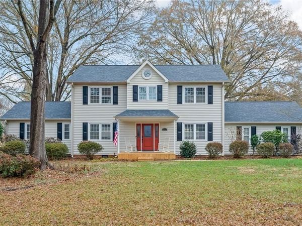 223 Ivy Circle, Advance, NC 27006