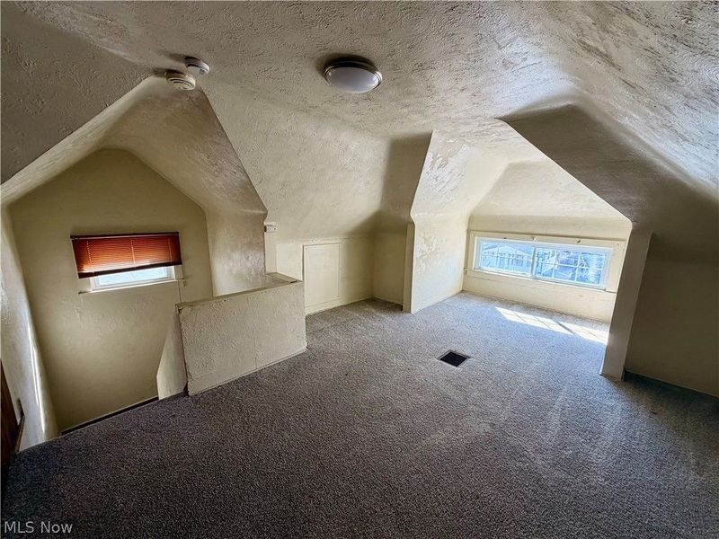 9711 Parmelee Avenue , Cleveland, OH 44108 Photo 10