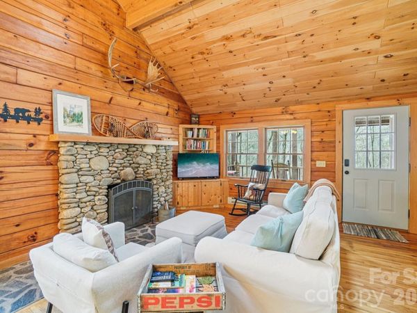 307 Roaring Creek Lane , Waynesville, NC 28786