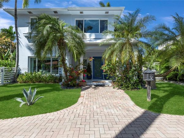 1121 NE 85th St , Miami, FL 33138