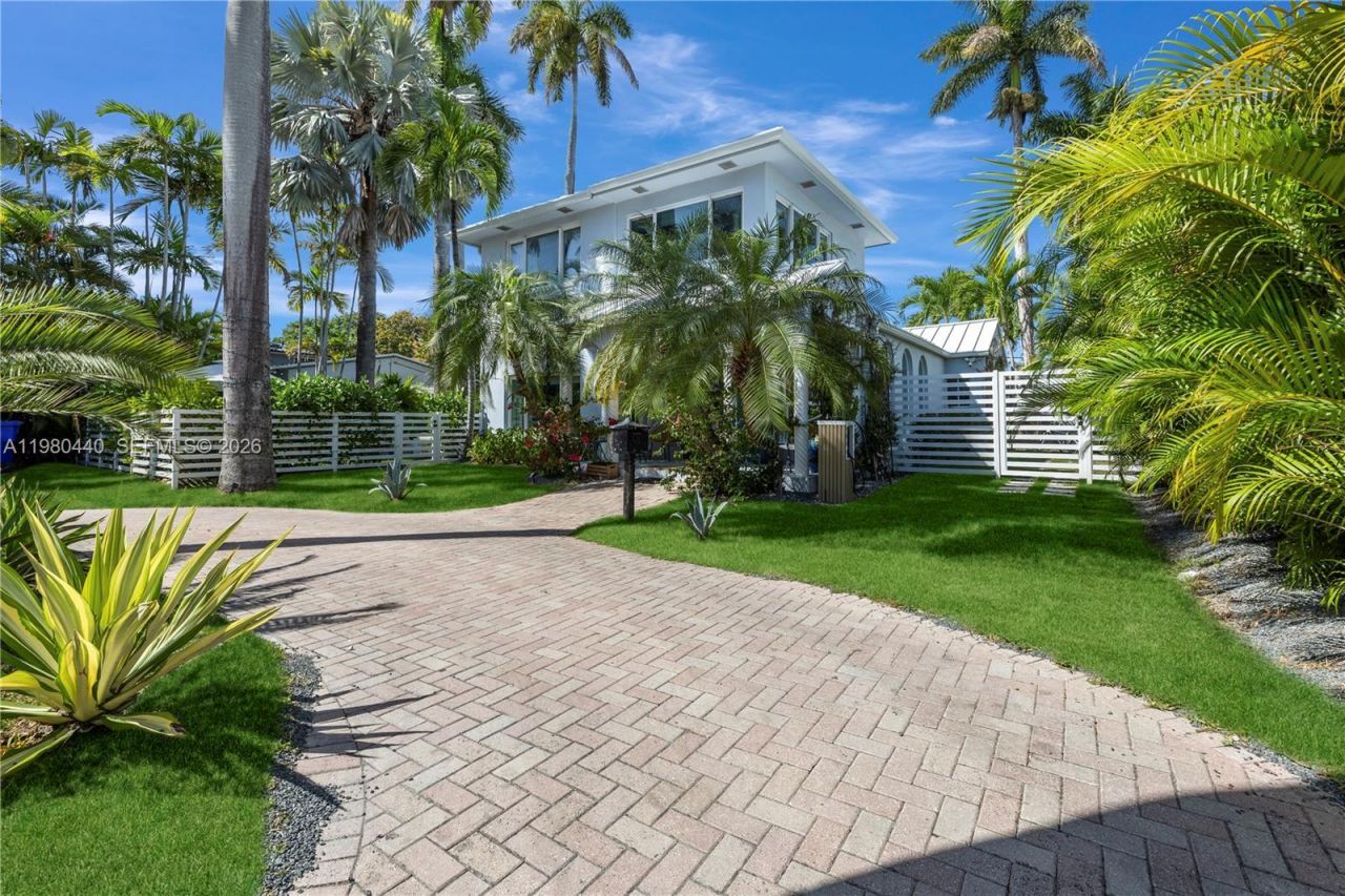 1121 NE 85th St , Miami, FL 33138 Photo