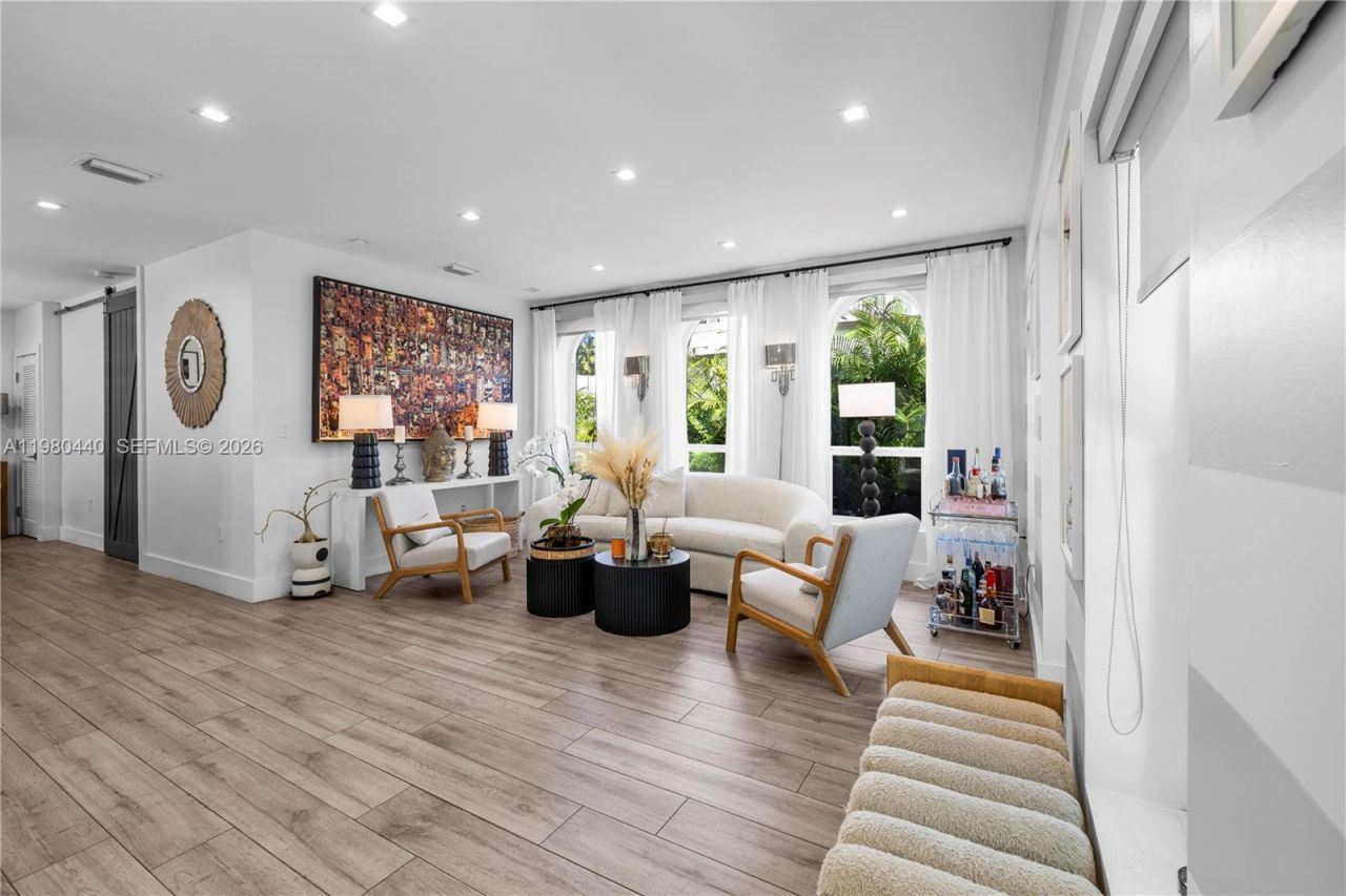 1121 NE 85th St , Miami, FL 33138 Photo