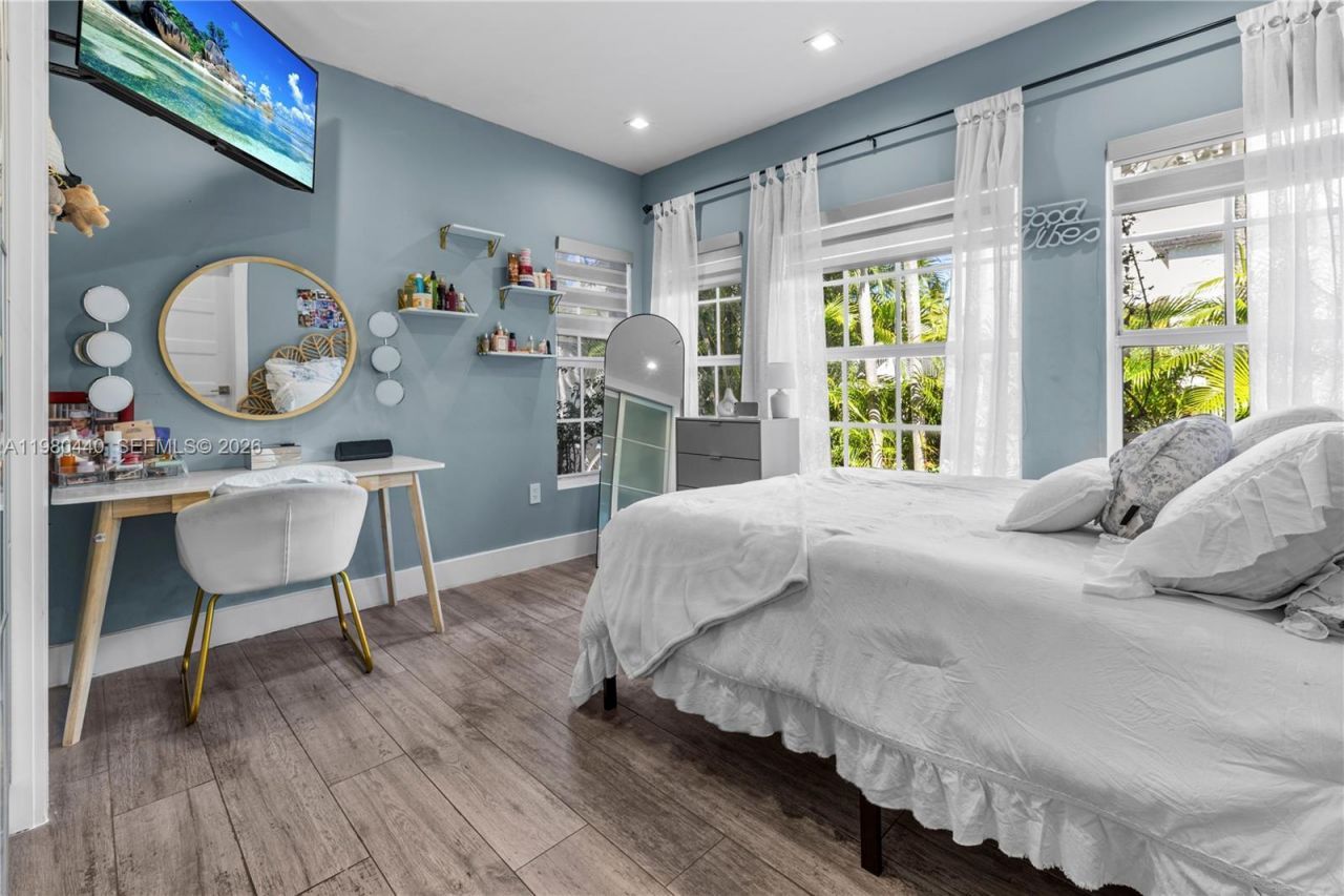 1121 NE 85th St , Miami, FL 33138 Photo