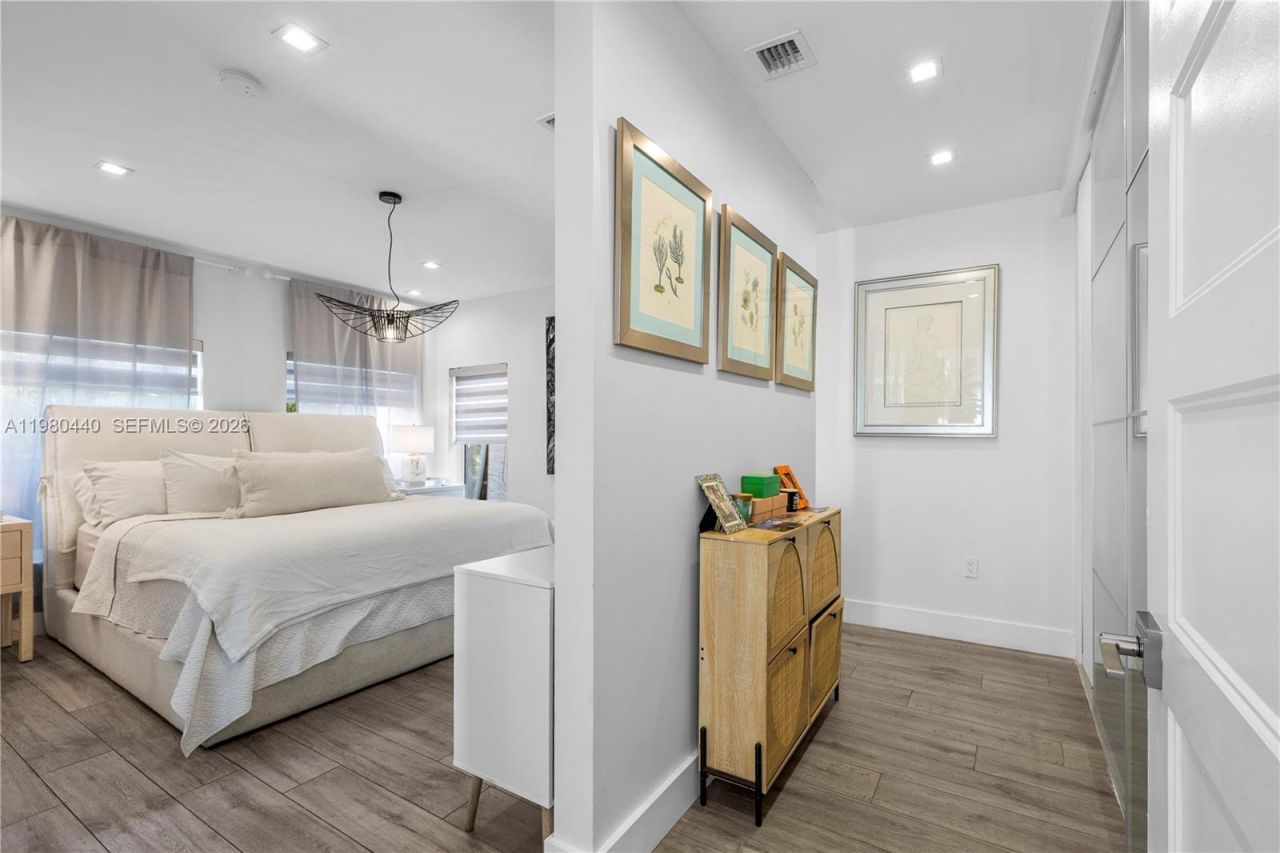 1121 NE 85th St , Miami, FL 33138 Photo