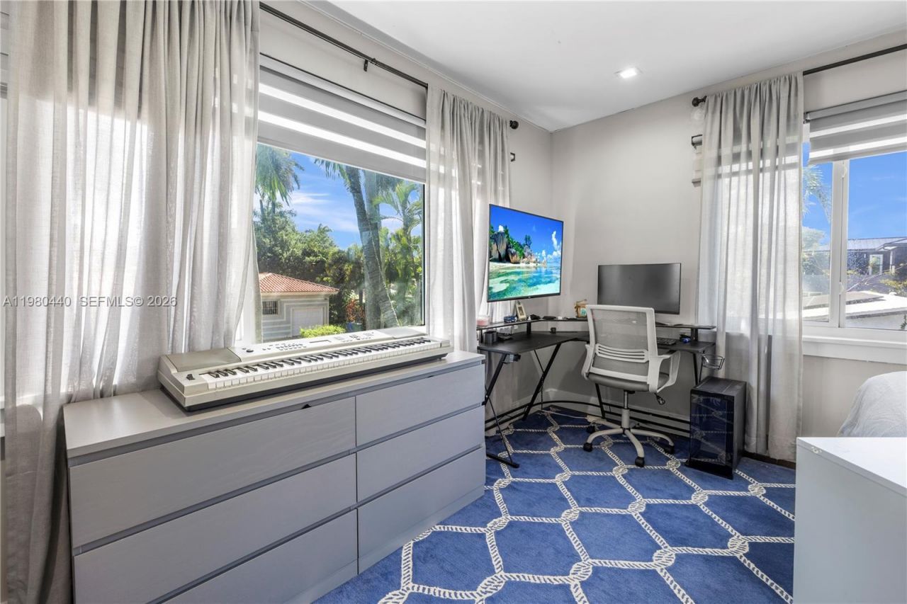 1121 NE 85th St , Miami, FL 33138 Photo