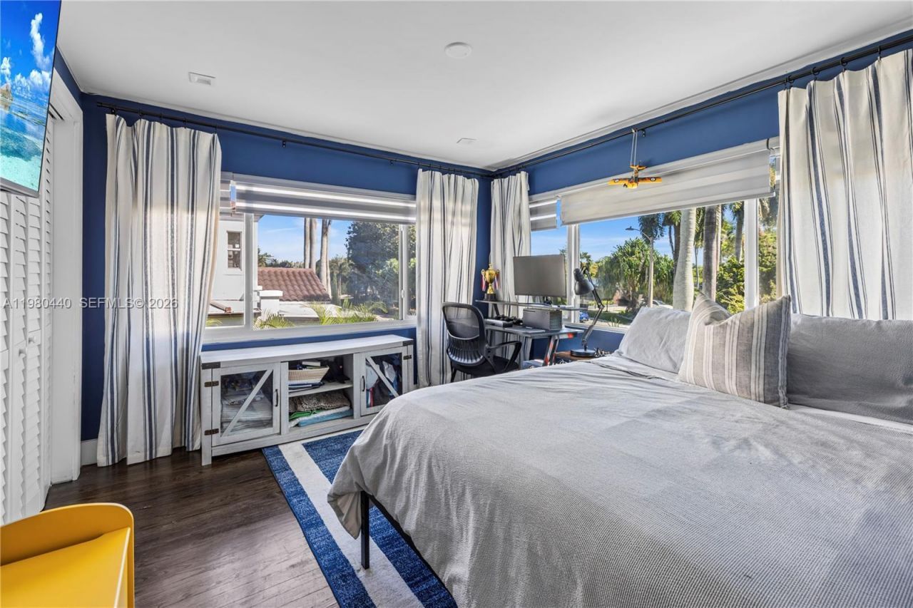 1121 NE 85th St , Miami, FL 33138 Photo