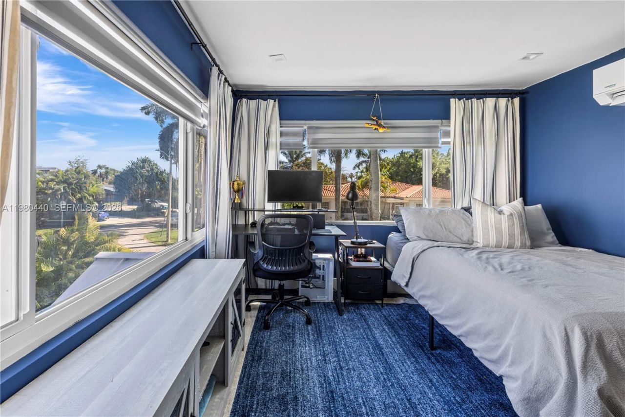 1121 NE 85th St , Miami, FL 33138 Photo