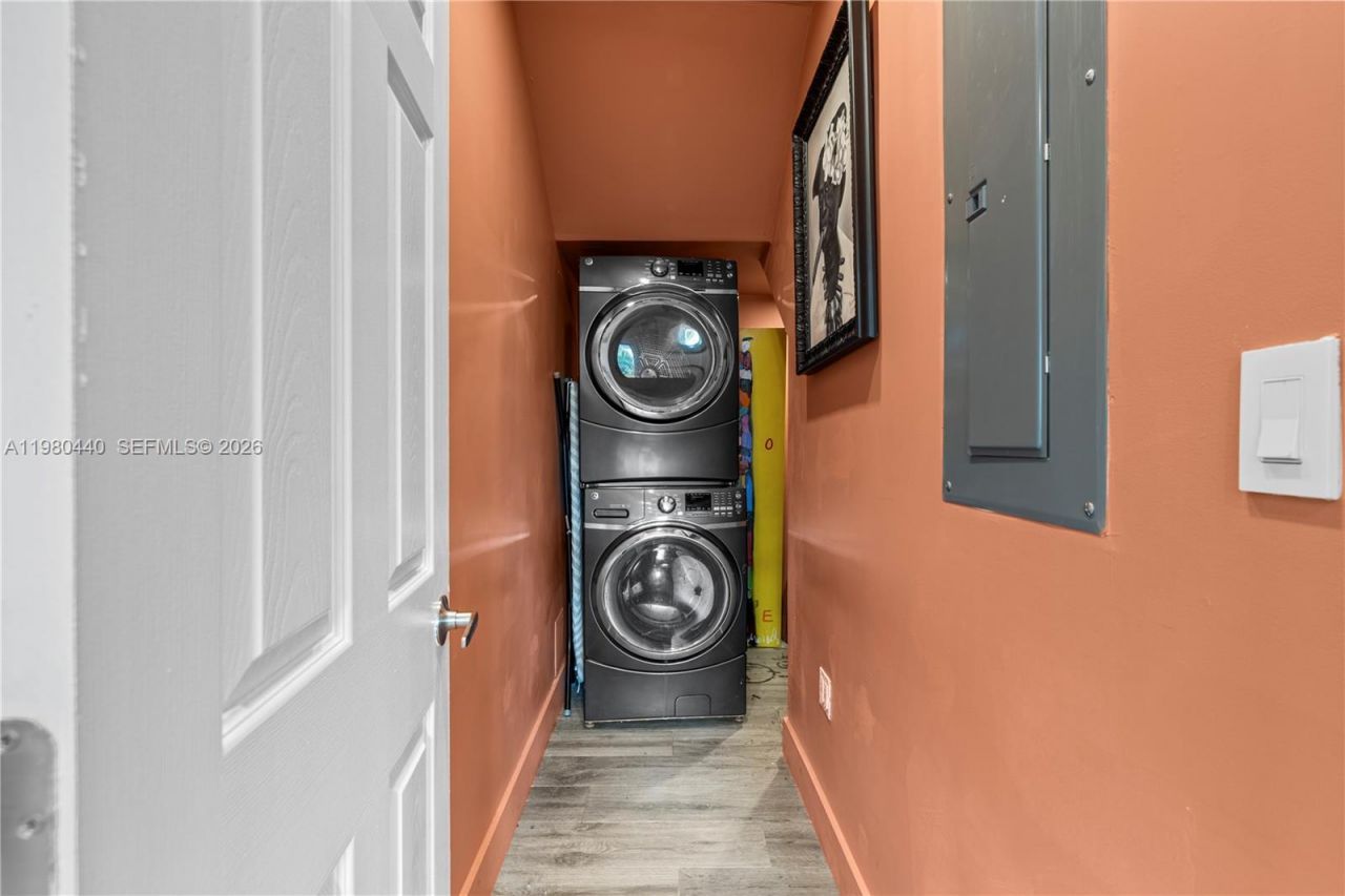 1121 NE 85th St , Miami, FL 33138 Photo