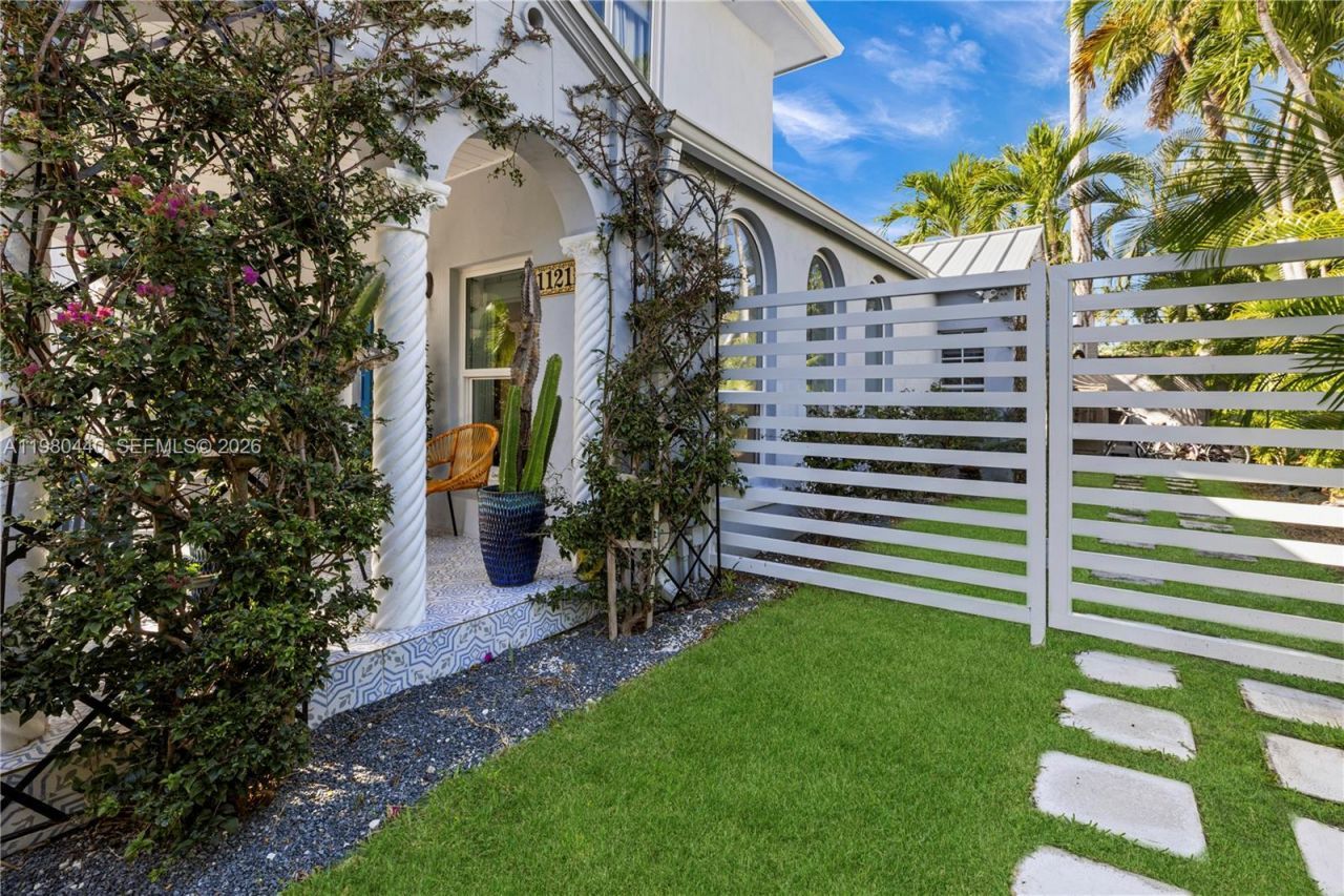 1121 NE 85th St , Miami, FL 33138 Photo