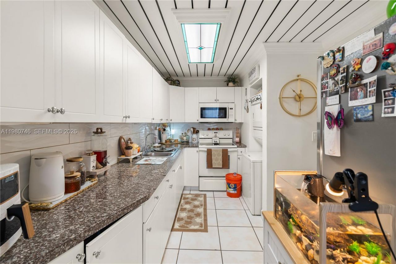 10000 NW 80th Ct , Unit 2456, Hialeah Gardens, FL 33016 Photo