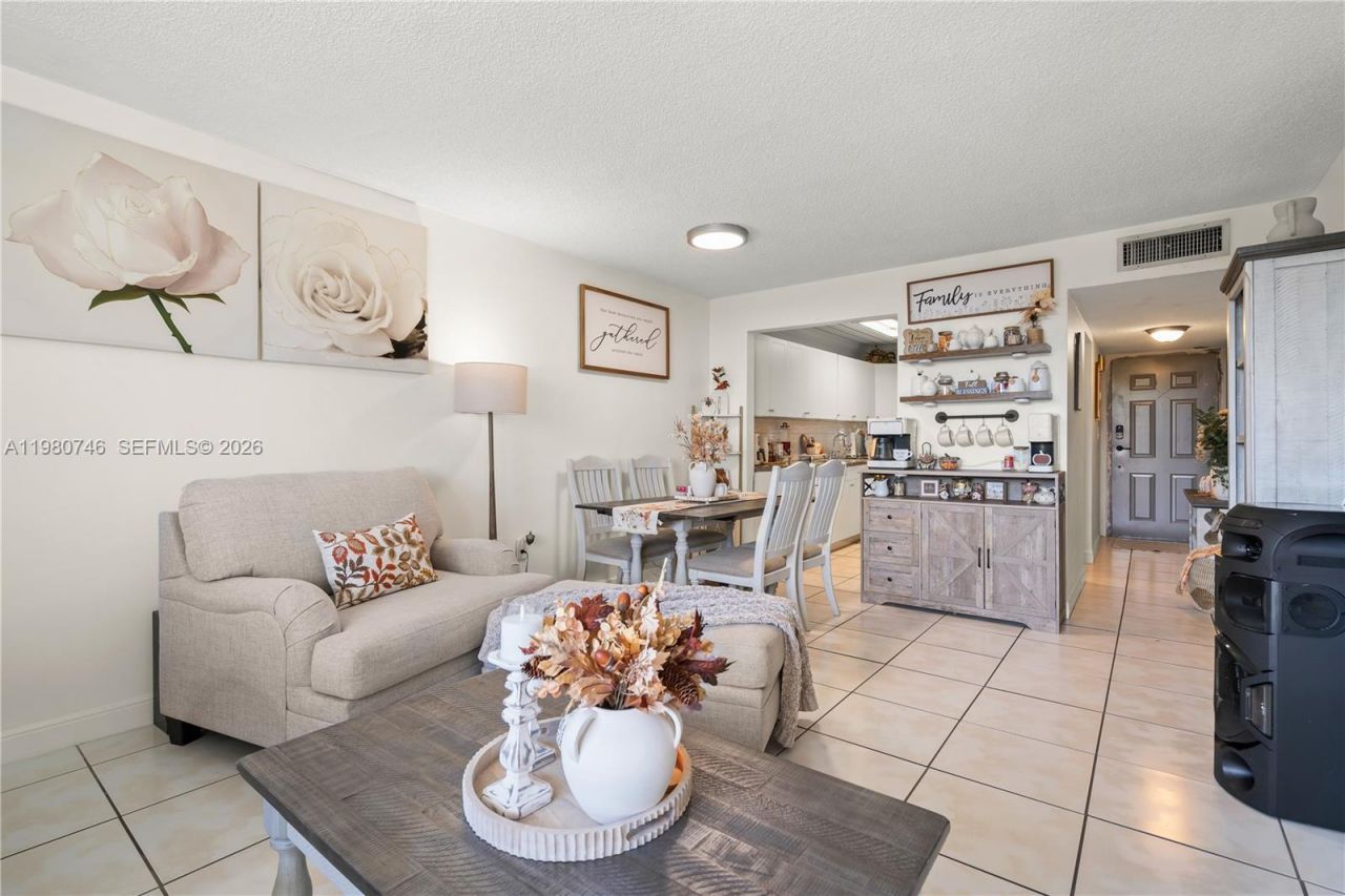 10000 NW 80th Ct , Unit 2456, Hialeah Gardens, FL 33016 Photo