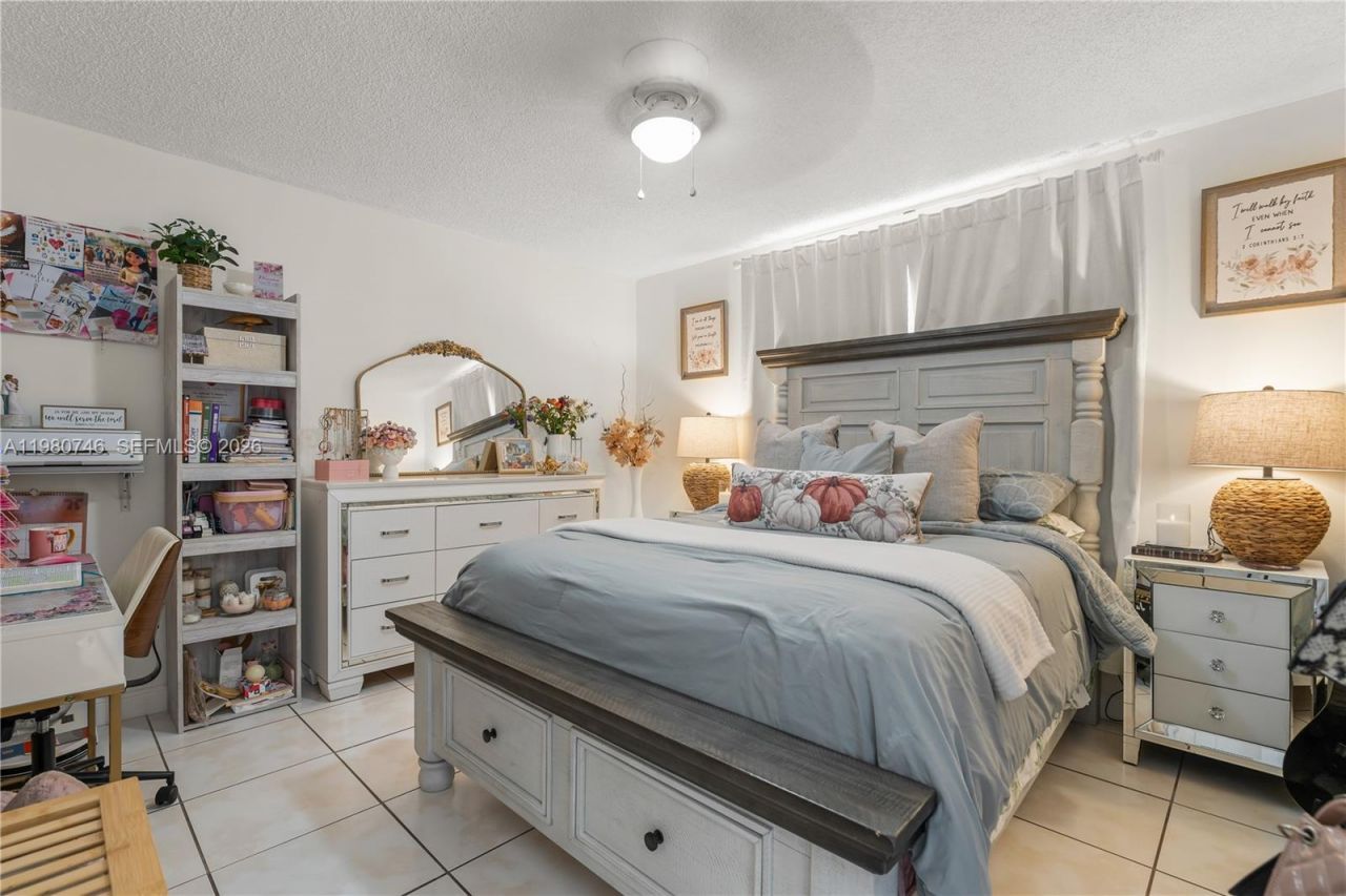 10000 NW 80th Ct , Unit 2456, Hialeah Gardens, FL 33016 Photo