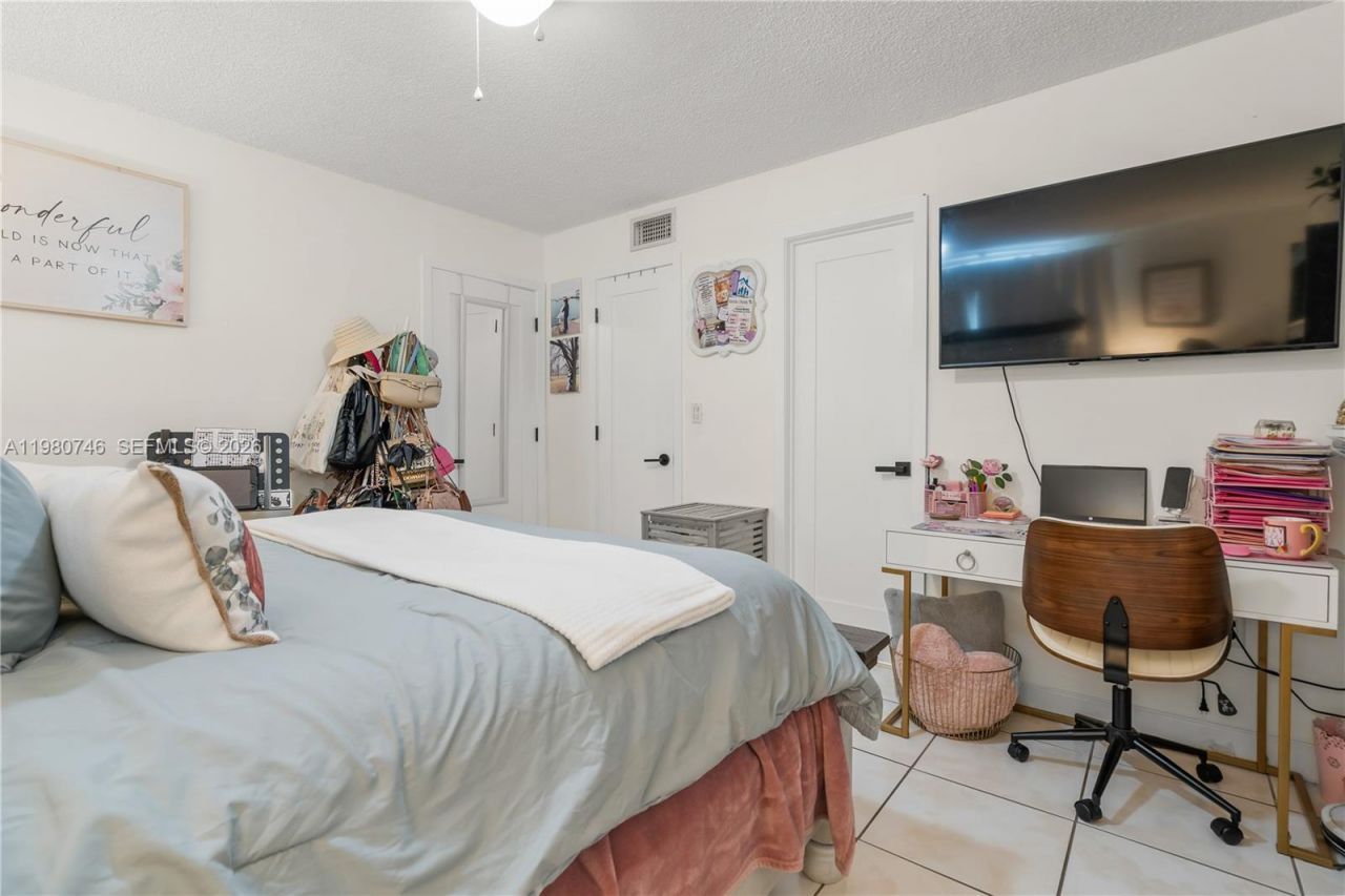 10000 NW 80th Ct , Unit 2456, Hialeah Gardens, FL 33016 Photo