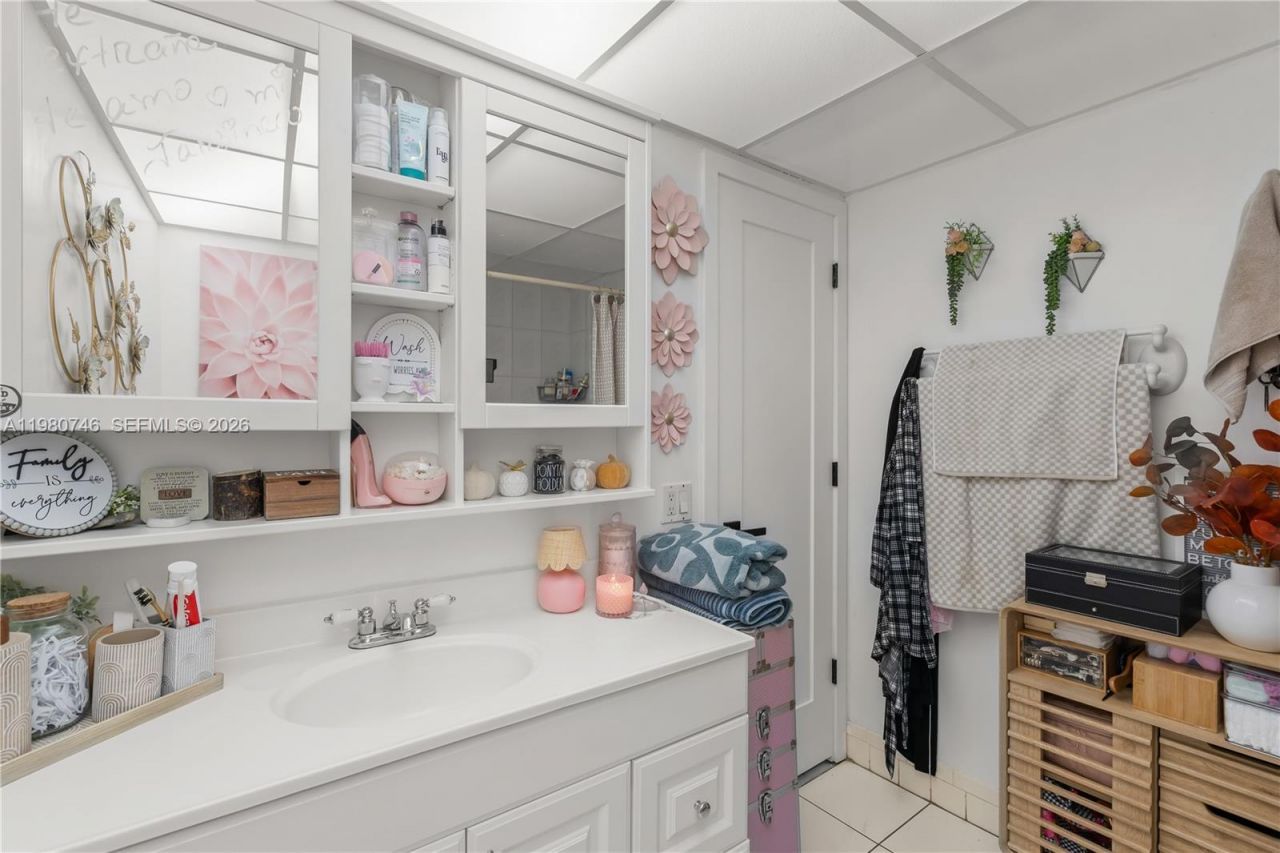 10000 NW 80th Ct , Unit 2456, Hialeah Gardens, FL 33016 Photo