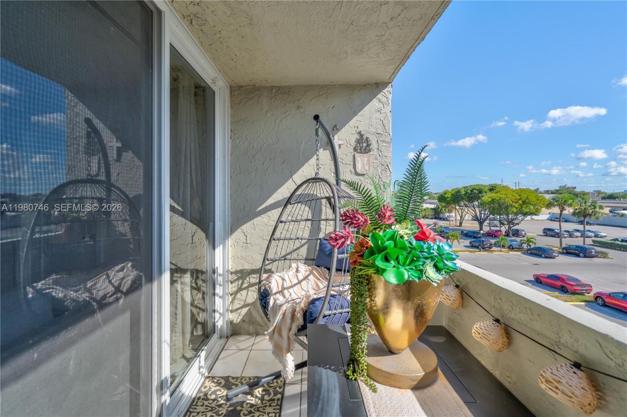 10000 NW 80th Ct , Unit 2456, Hialeah Gardens, FL 33016 Photo
