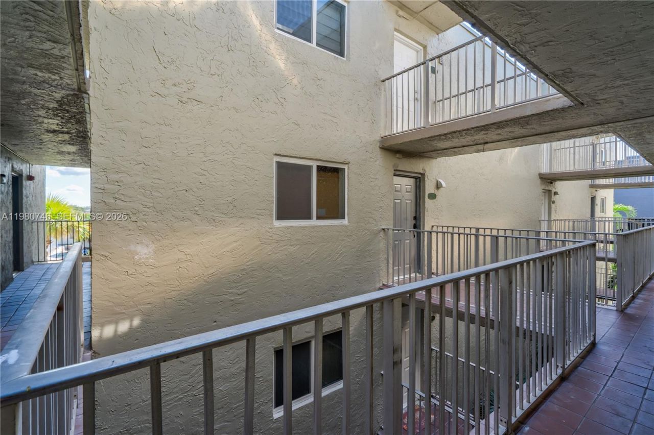 10000 NW 80th Ct , Unit 2456, Hialeah Gardens, FL 33016 Photo