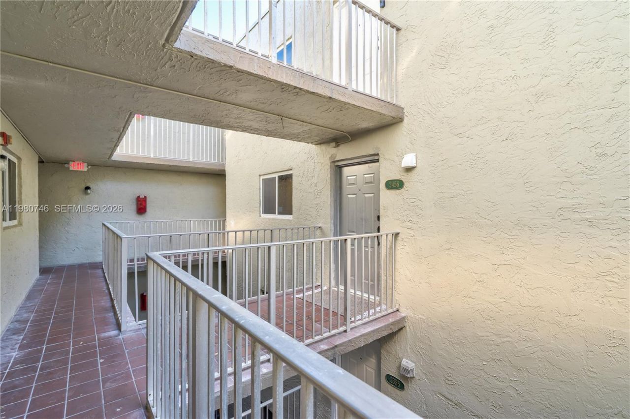 10000 NW 80th Ct , Unit 2456, Hialeah Gardens, FL 33016 Photo
