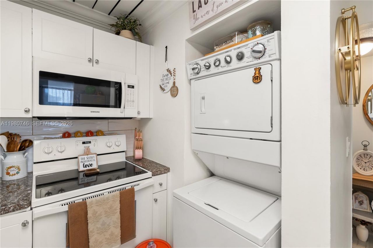 10000 NW 80th Ct , Unit 2456, Hialeah Gardens, FL 33016 Photo