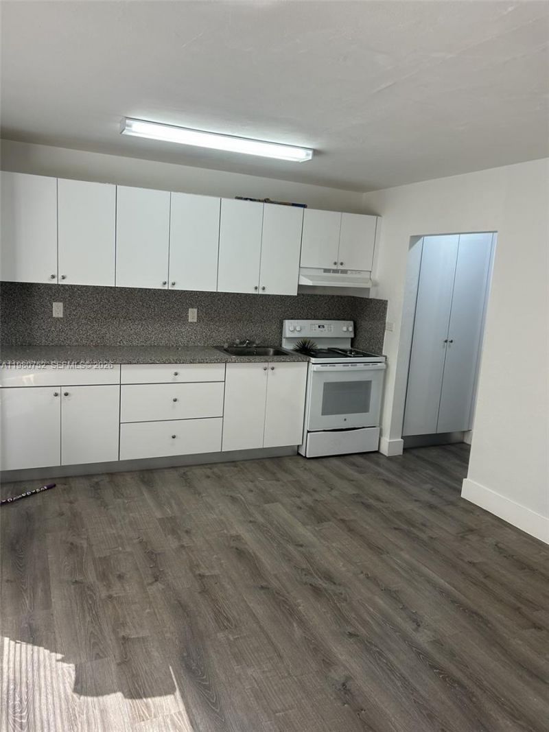 34 W 31st St , Unit 4, Hialeah, FL 33012 Photo