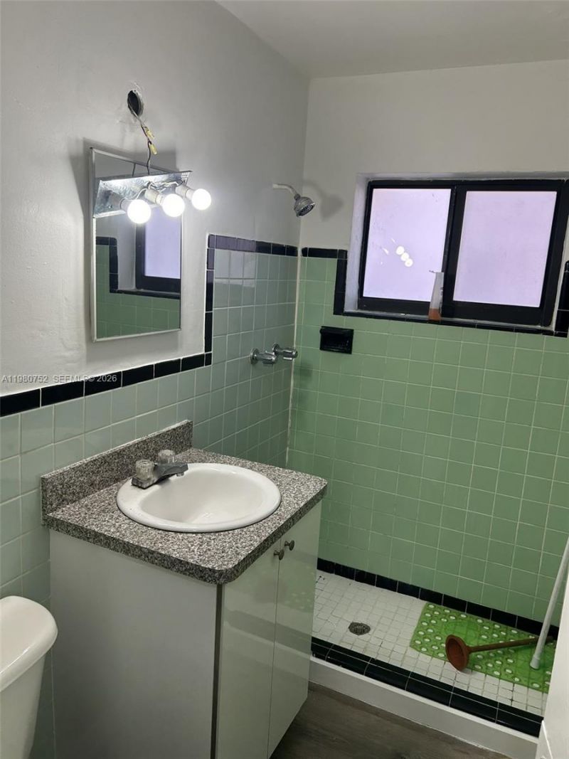 34 W 31st St , Unit 4, Hialeah, FL 33012 Photo
