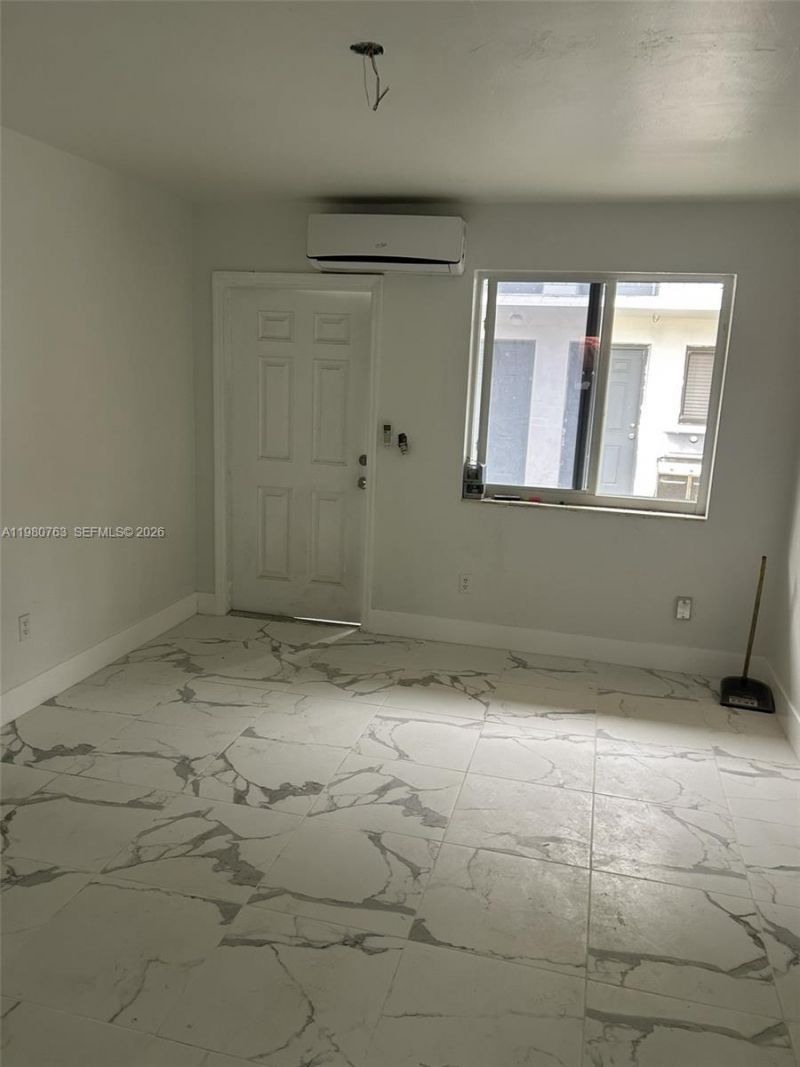 318 E 21st St, Unit 2, Hialeah, FL 33010 Photo