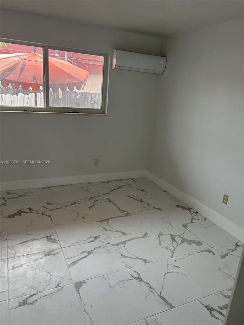 318 E 21st St, Unit 2, Hialeah, FL 33010 Photo