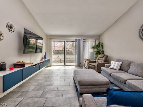 2461 El Paseo Circle , Las Vegas, NV 89121