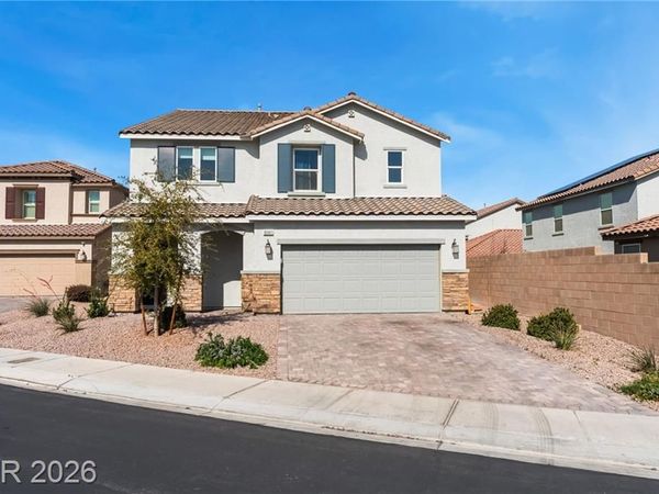 8082 Guadiano Avenue , Las Vegas, NV 89113