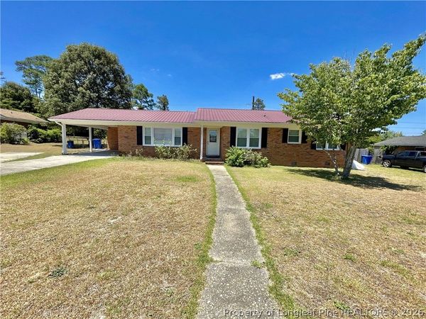 621 Welsh Place , Fayetteville, NC 28303