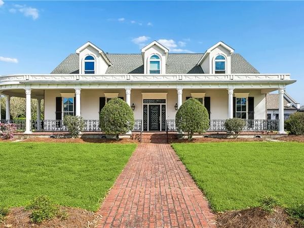 168 PRIMROSE Drive, Belle Chasse, LA 70037