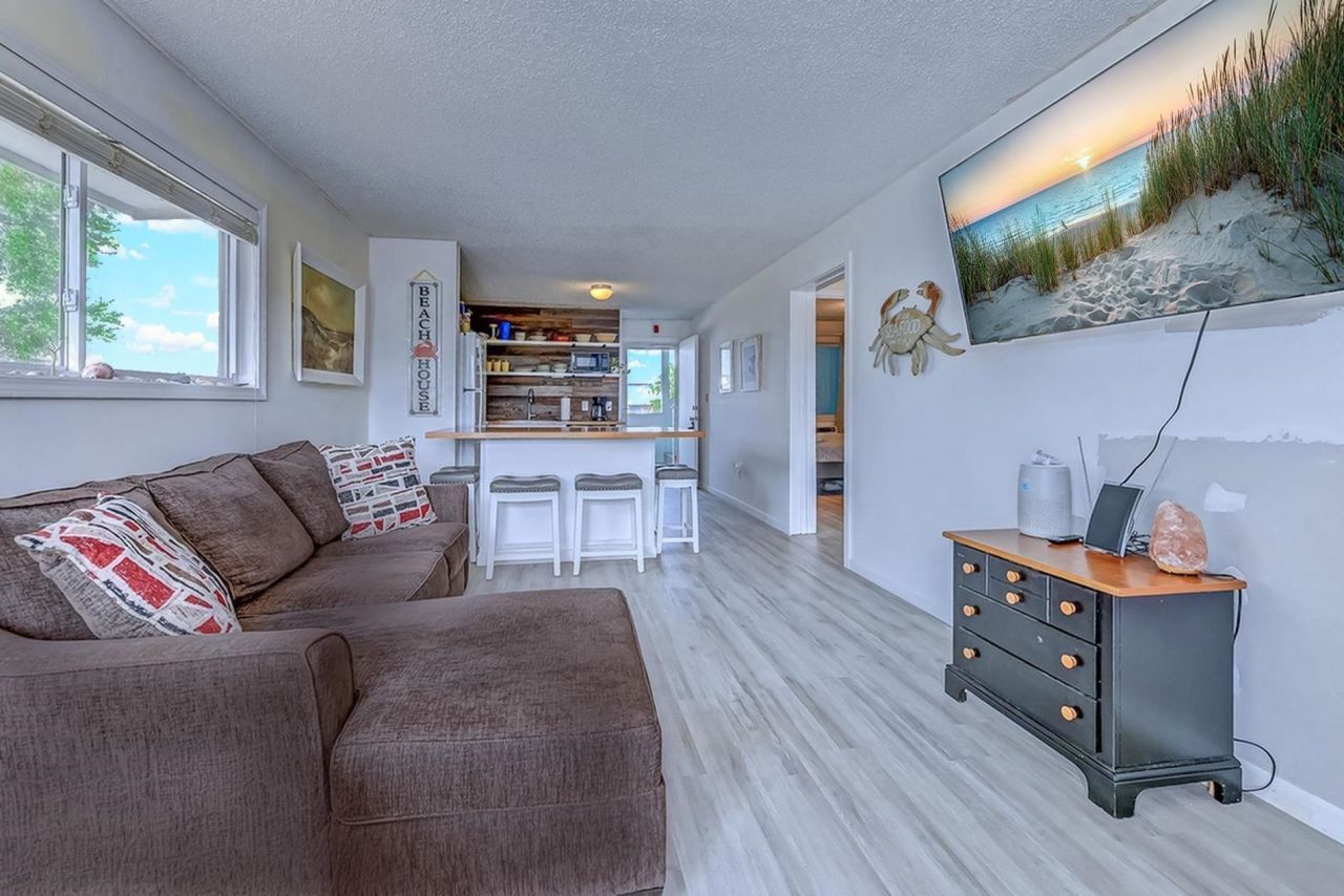 6301 Ocean Blvd. N Photo 10