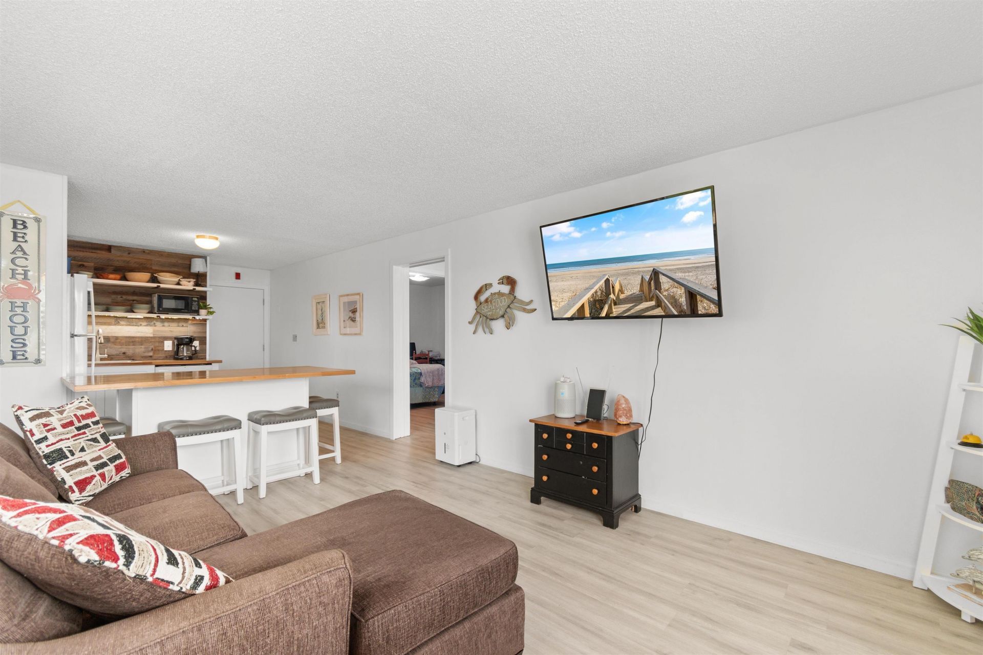 6301 Ocean Blvd. N Photo 11