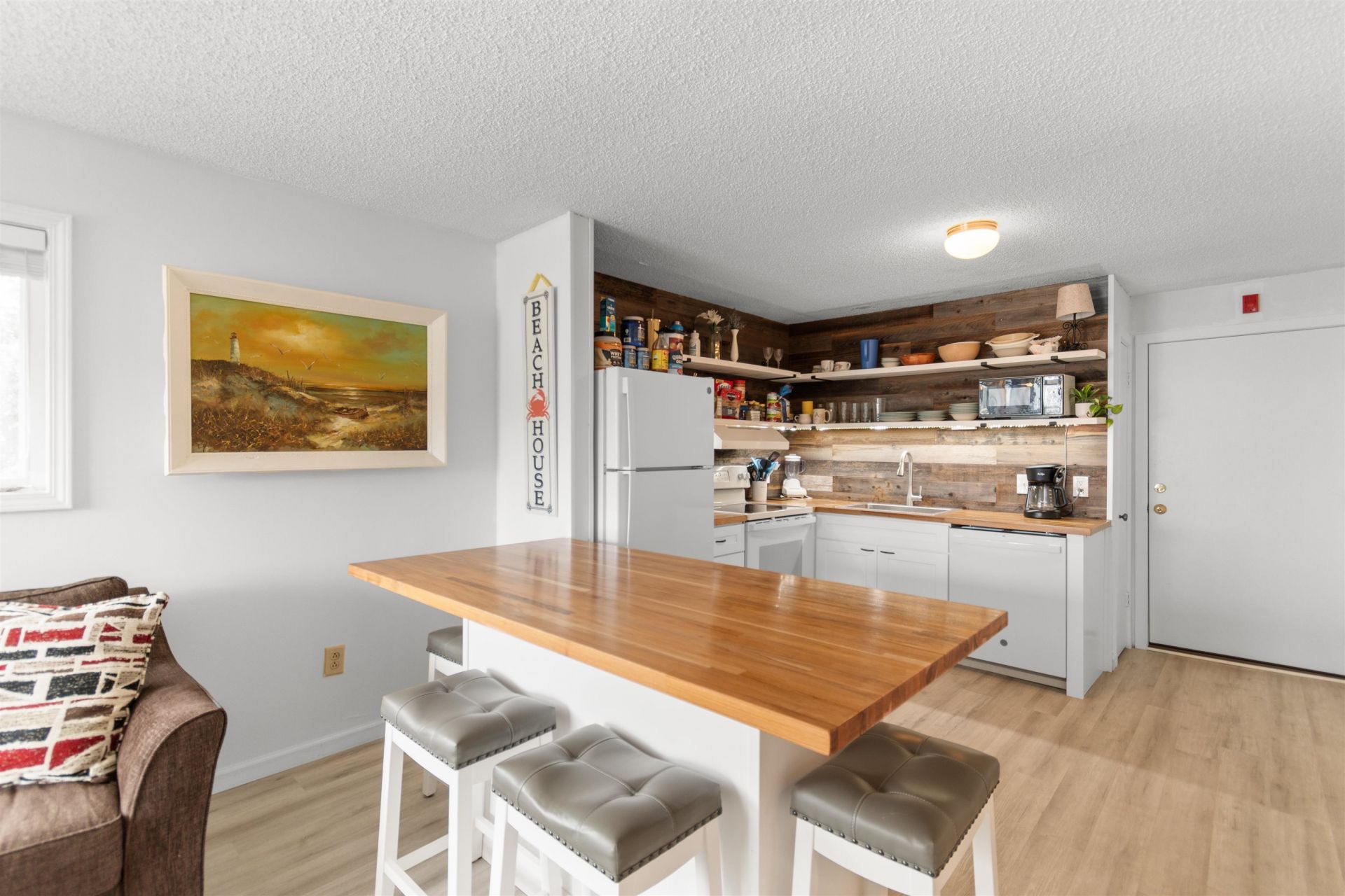 6301 Ocean Blvd. N Photo 7
