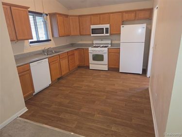 9219 ISLAND Drive, Clay Twp, MI 48001