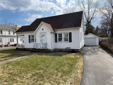 604 Davis Drive, Newark, NY 14513