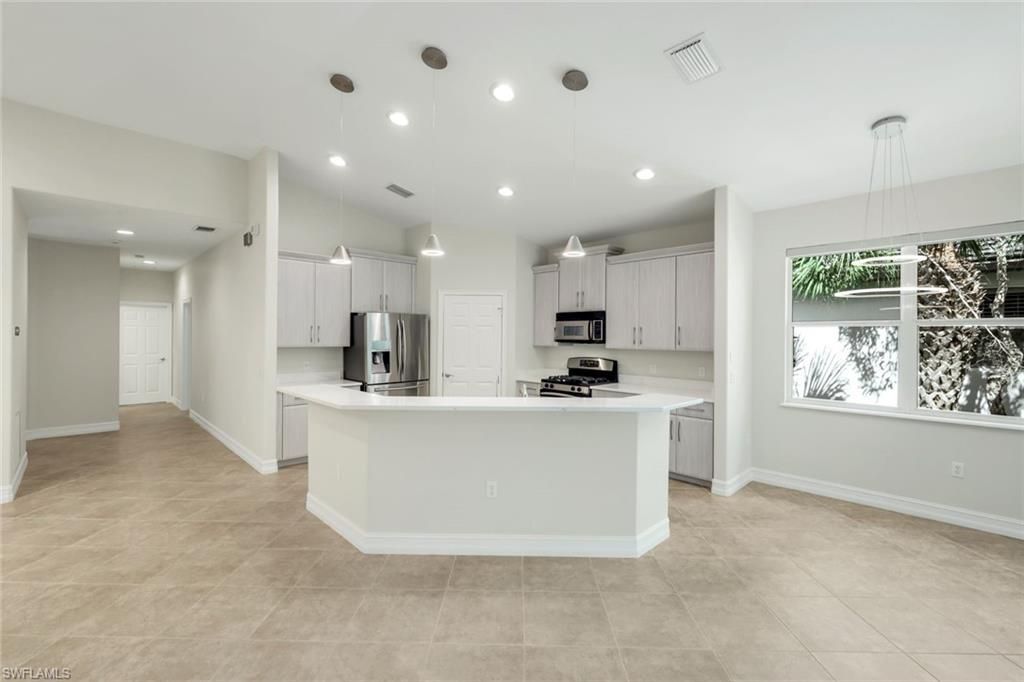 2040 Tarpon Bay Dr N, Unit 201, Naples, FL 34119 Photo