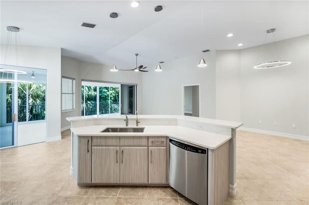 2040 Tarpon Bay Dr N, Unit 201, Naples, FL 34119 Photo