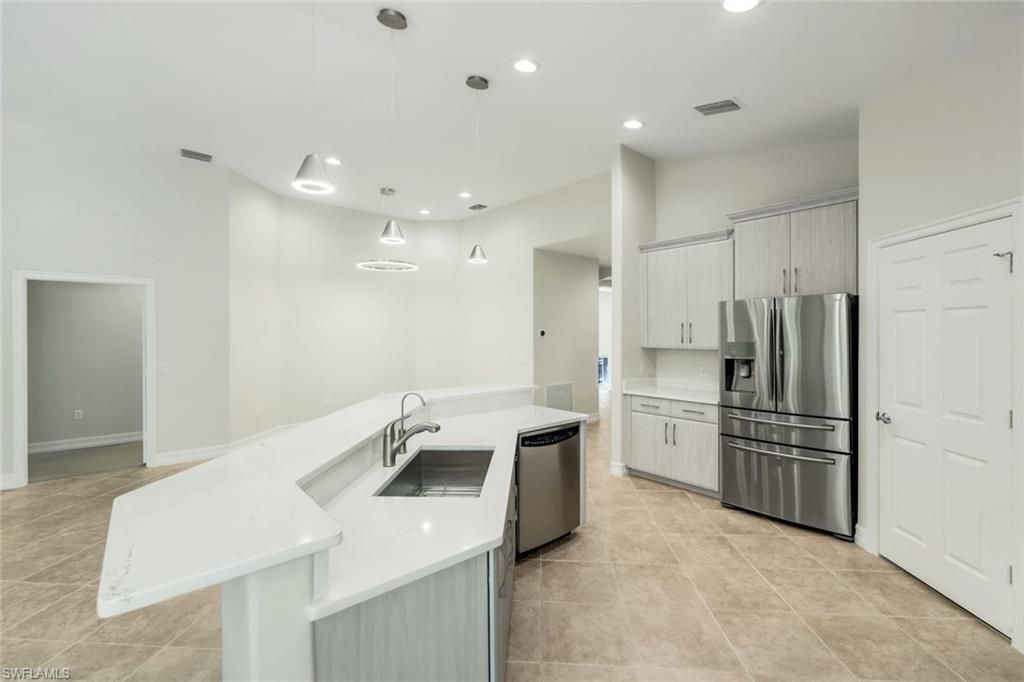 2040 Tarpon Bay Dr N, Unit 201, Naples, FL 34119 Photo