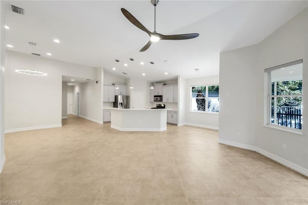 2040 Tarpon Bay Dr N, Unit 201, Naples, FL 34119 Photo