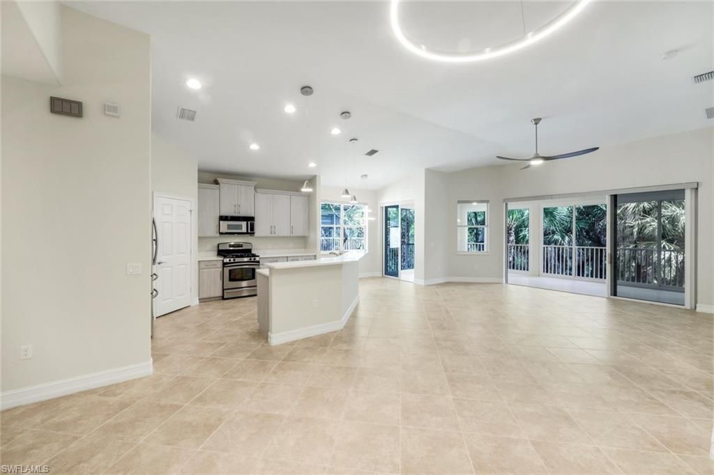 2040 Tarpon Bay Dr N, Unit 201, Naples, FL 34119 Photo