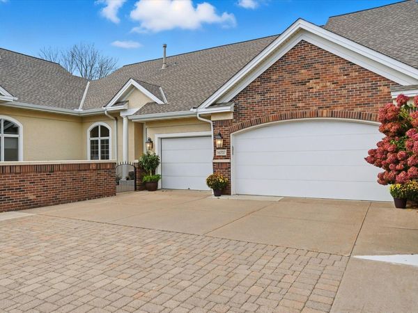 16737 49th Place N, Plymouth, MN 55446