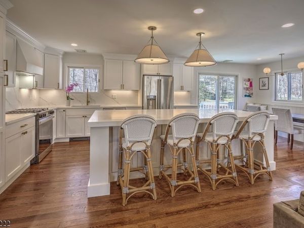 29 Cora Lane, Chester, NJ 07930