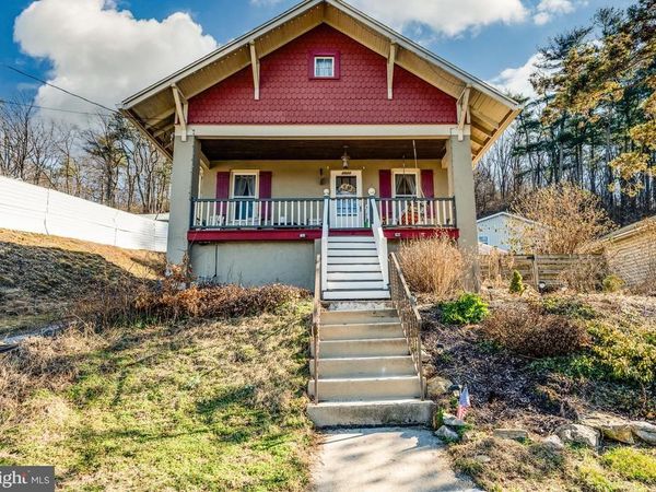 3521 OAK STREET, LAURELDALE, PA 19605