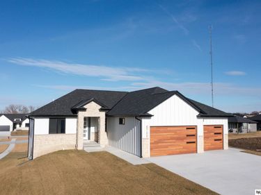 8700 Honeybee Lane , Lincoln, NE 68526