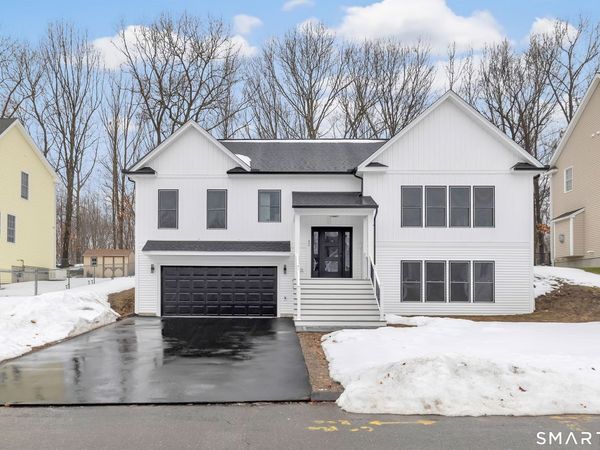 32 Larovera, Ansonia, CT 06401