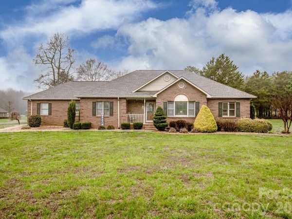 140 Della Drive , Statesville, NC 28625