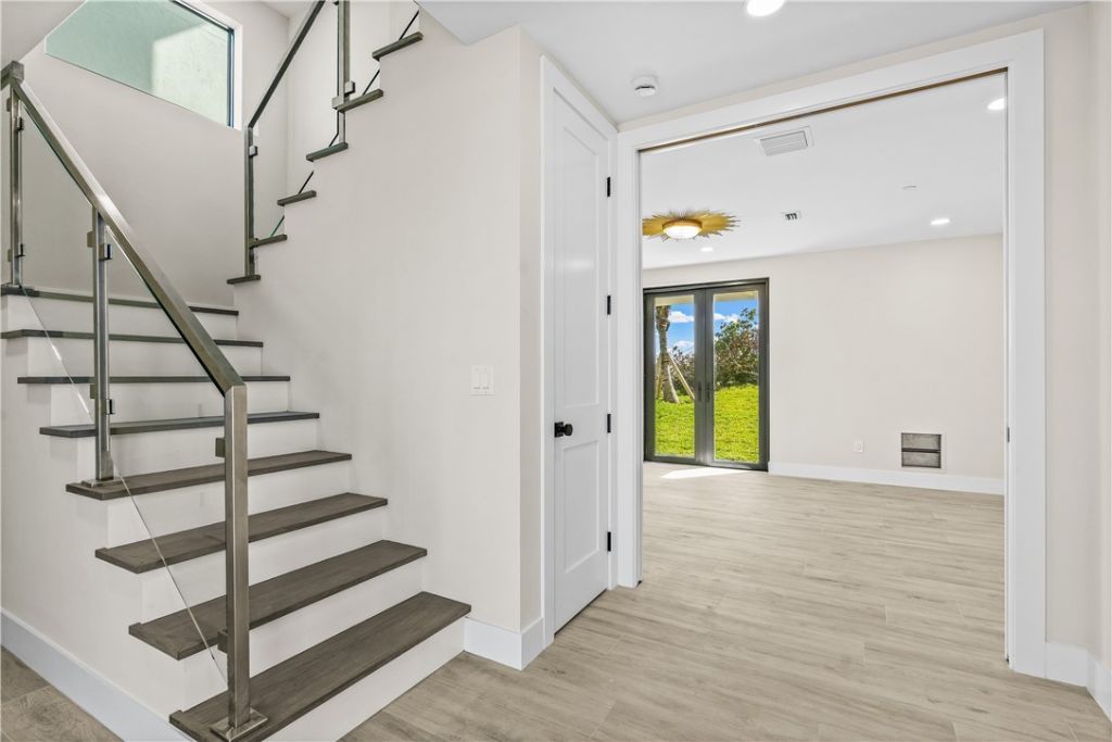 422 S Ocean Drive, Hutchinson Island, FL 34949 Photo