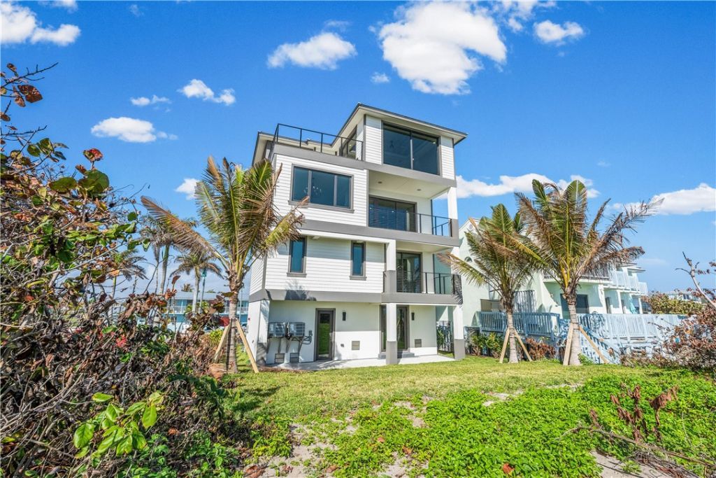422 S Ocean Drive, Hutchinson Island, FL 34949 Photo