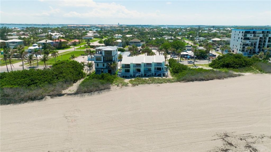 422 S Ocean Drive, Hutchinson Island, FL 34949 Photo