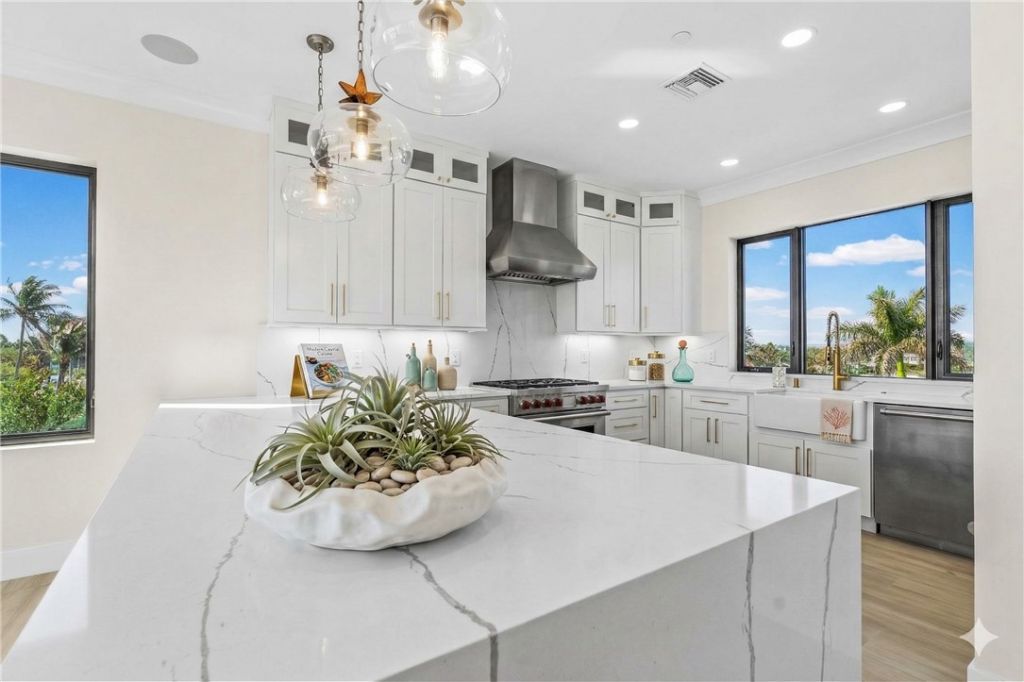 422 S Ocean Drive, Hutchinson Island, FL 34949 Photo